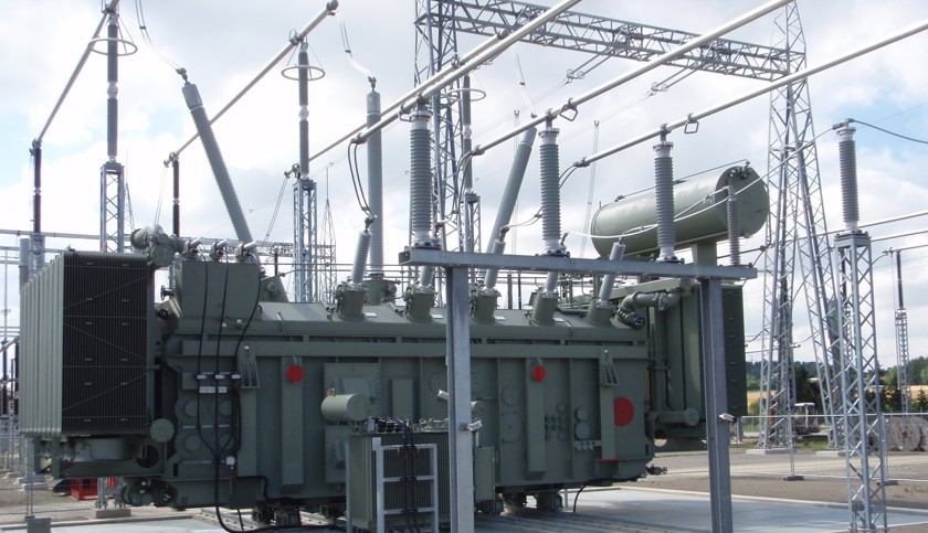 Eksempel på større transformatorstasjon hvor brannhemmende rister er brukt