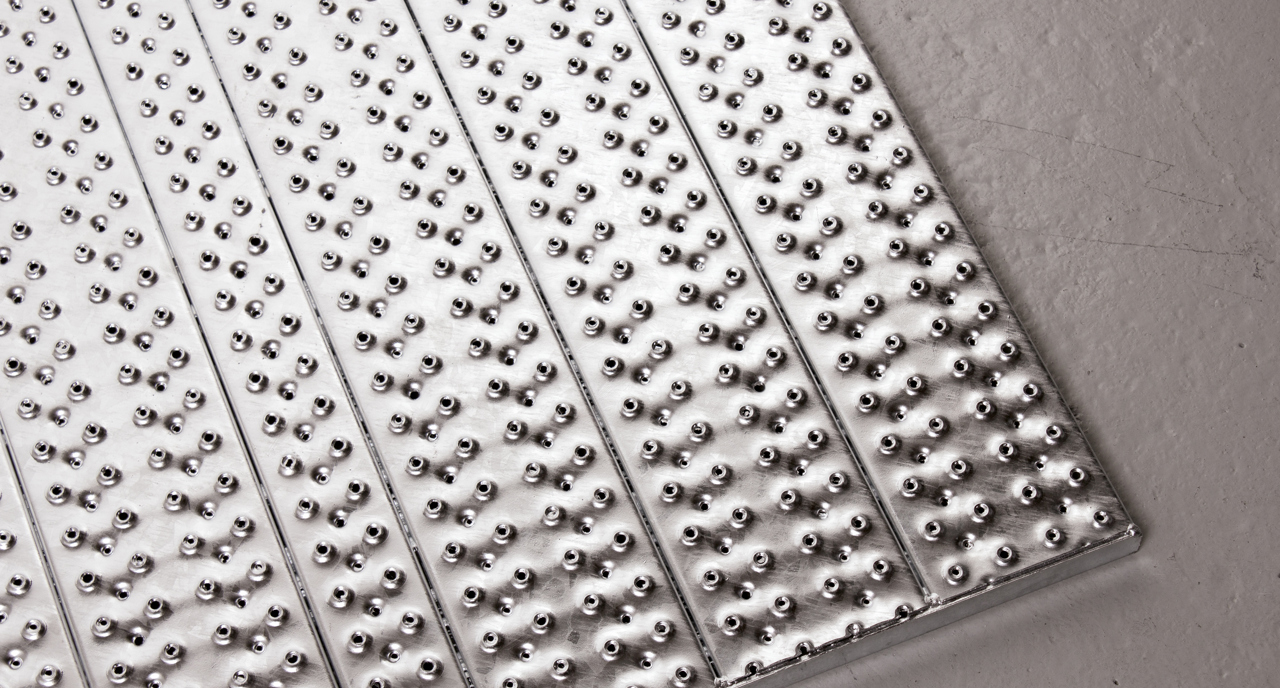 OPTIMO Grating LHD Steel 240 YP F960160100 2