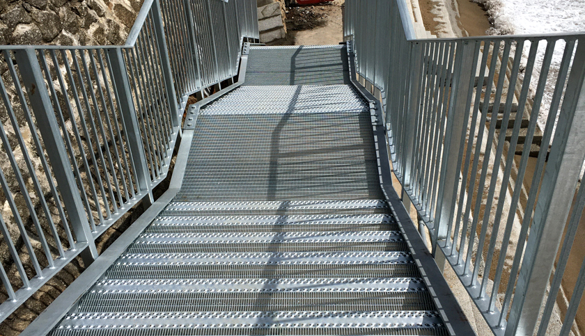 Cornwall Council Serrated Mesh Treads With O5 Nosing Staircase 03