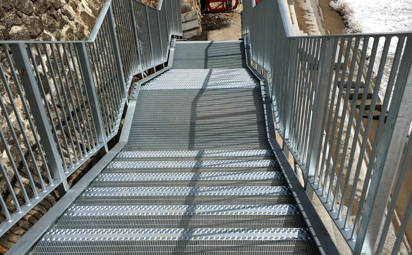 Cornwall Council Serrated Mesh Treads With O5 Nosing Staircase 03