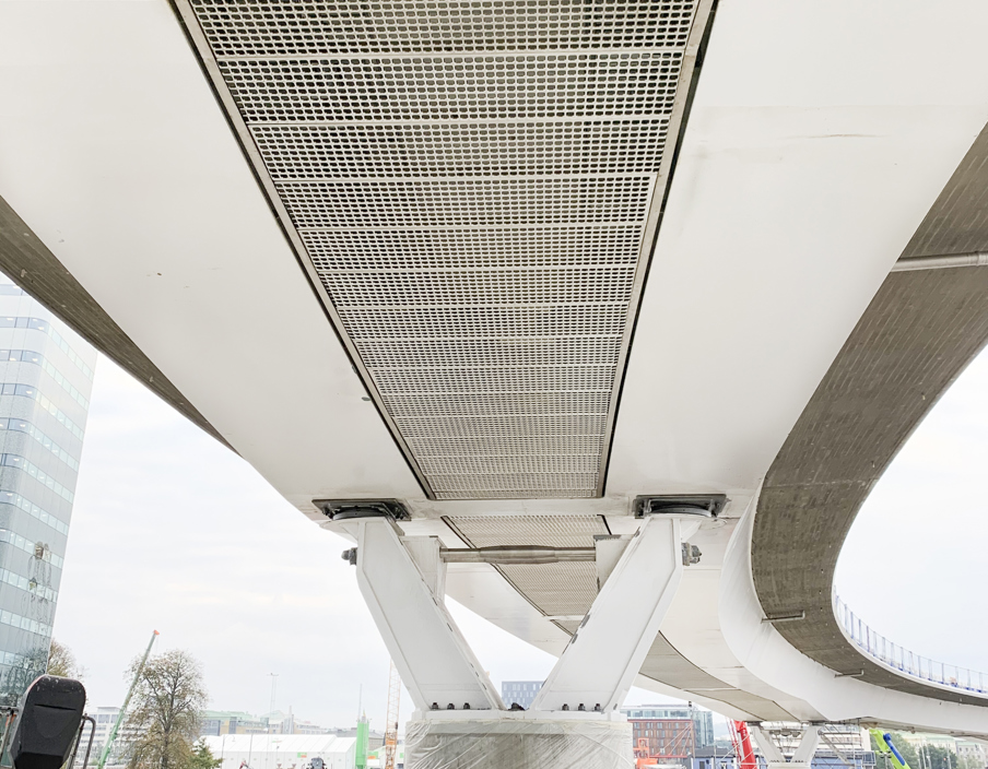Hising Bridge CUBE Gratings Plain Ceiling 3173