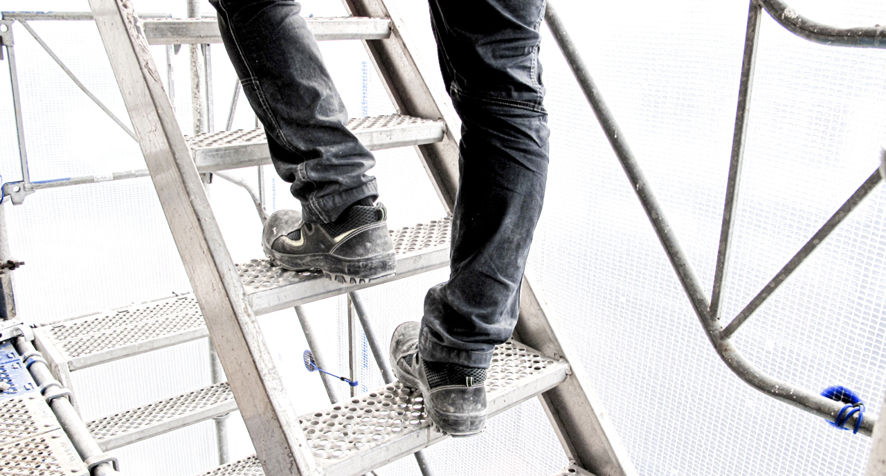 Aluminium stairs for system scaffolding
